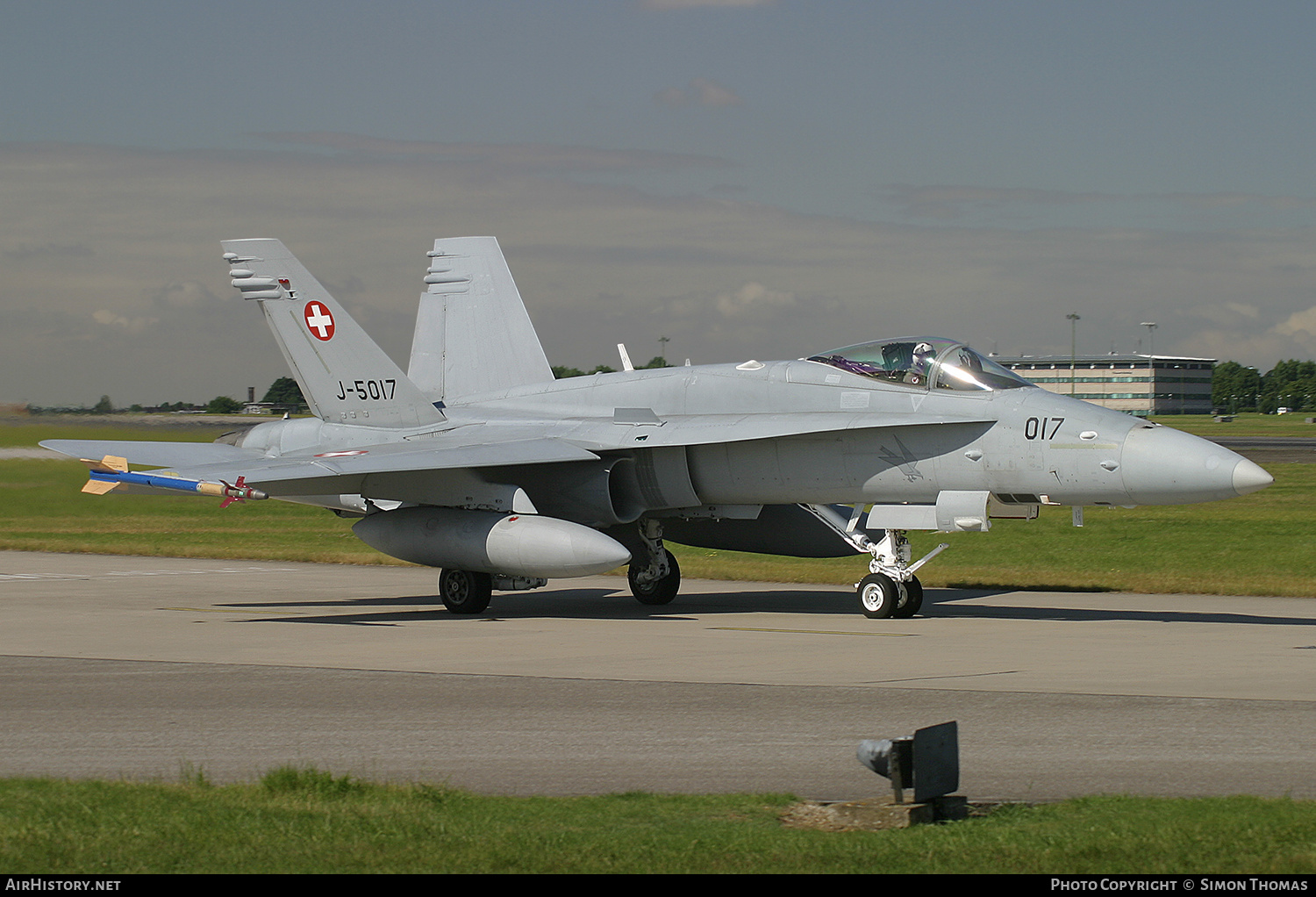 Aircraft Photo of J-5017 | McDonnell Douglas F/A-18C Hornet | Switzerland - Air Force | AirHistory.net #594095