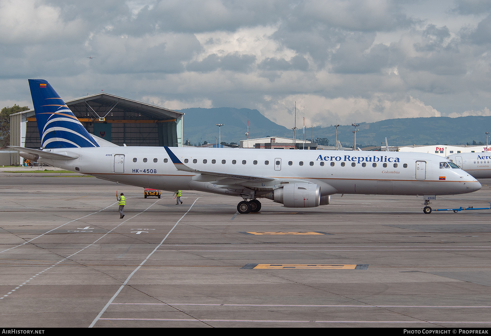 Aircraft Photo of HK-4508 | Embraer 190LR (ERJ-190-100LR) | Aero República | AirHistory.net #594212