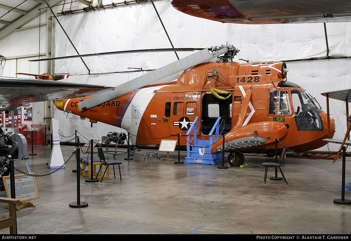 Aircraft Photo of 1428 | Sikorsky HH-52A Seaguard (S-62A) | USA - Coast Guard | AirHistory.net #594343