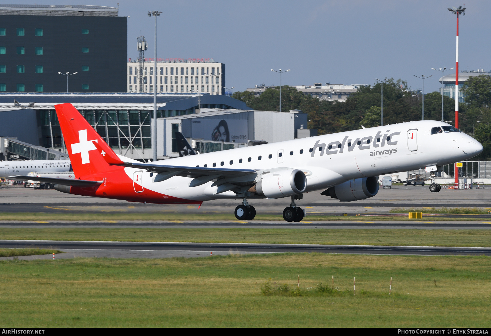 Aircraft Photo of OO-JEB | Embraer 190STD (ERJ-190-100STD) | Helvetic Airways | AirHistory.net #594474
