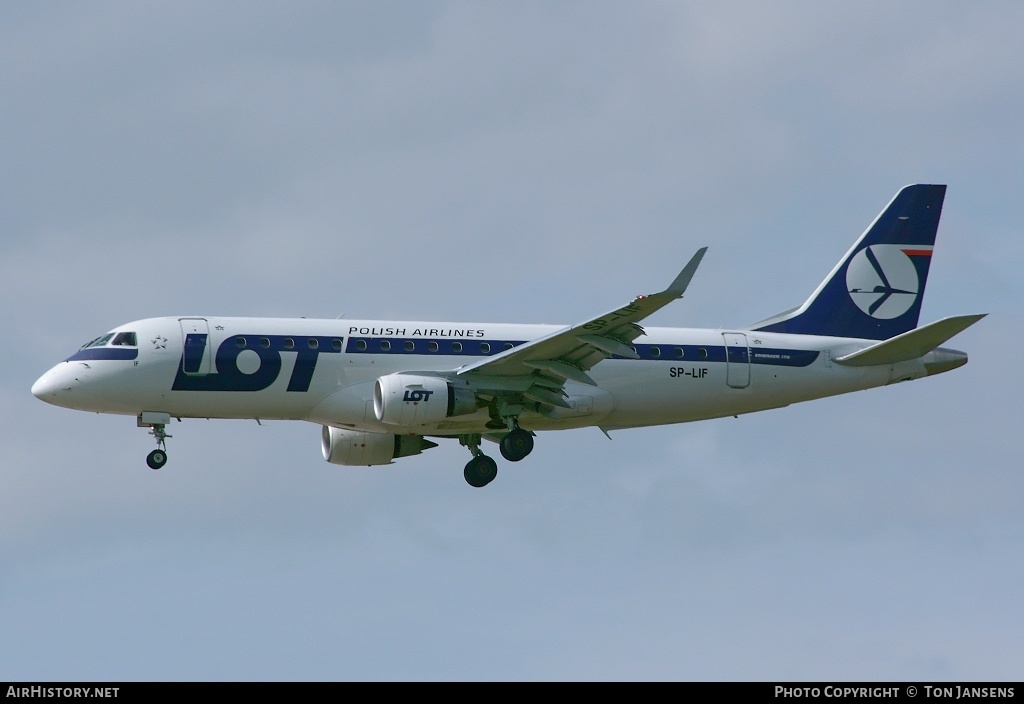 Aircraft Photo of SP-LIF | Embraer 175LR (ERJ-170-200LR) | LOT Polish Airlines - Polskie Linie Lotnicze | AirHistory.net #594546