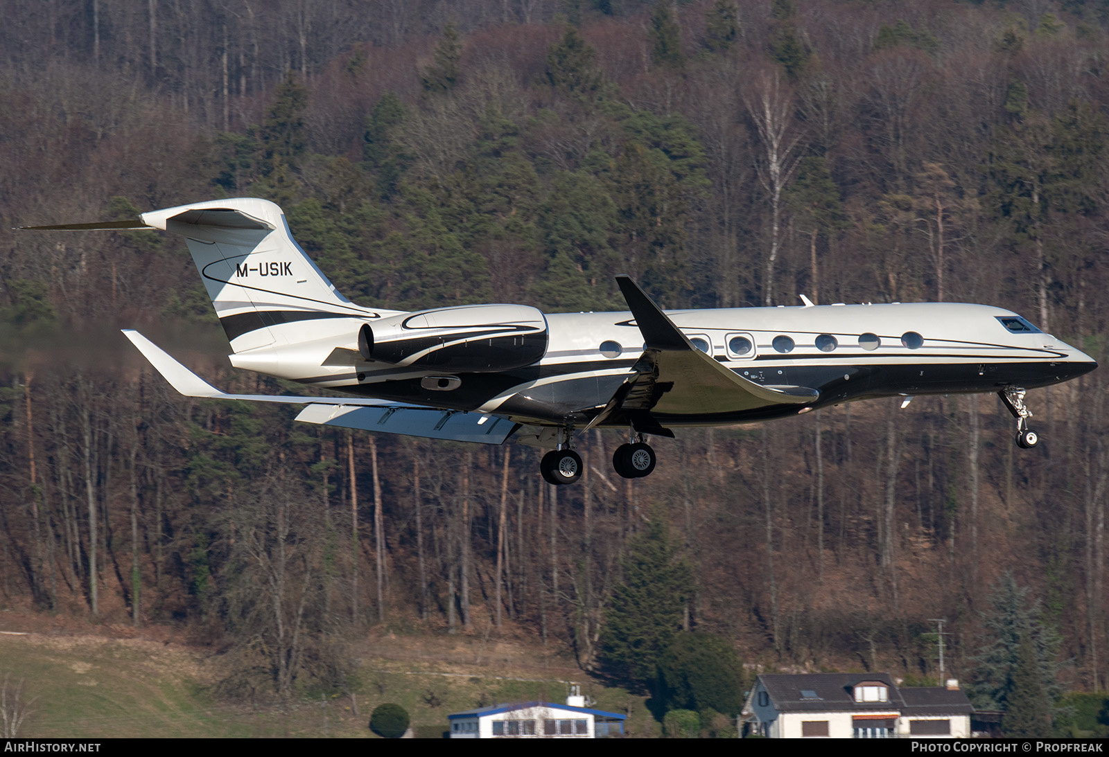 Aircraft Photo of M-USIK | Gulfstream Aerospace G650 (G-VI) | AirHistory.net #594662