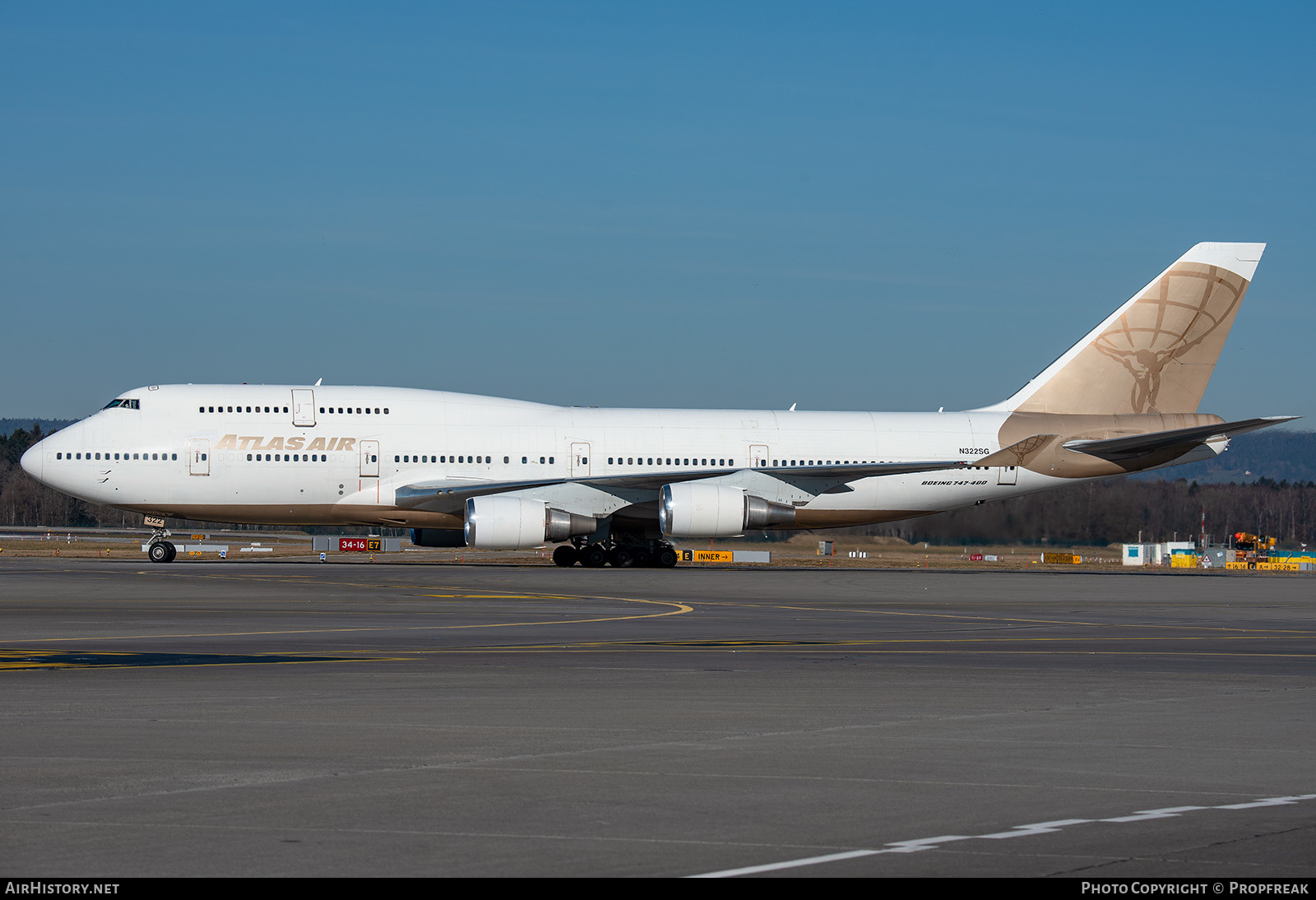 Aircraft Photo of N322SG | Boeing 747-481 | Atlas Air | AirHistory.net #594674