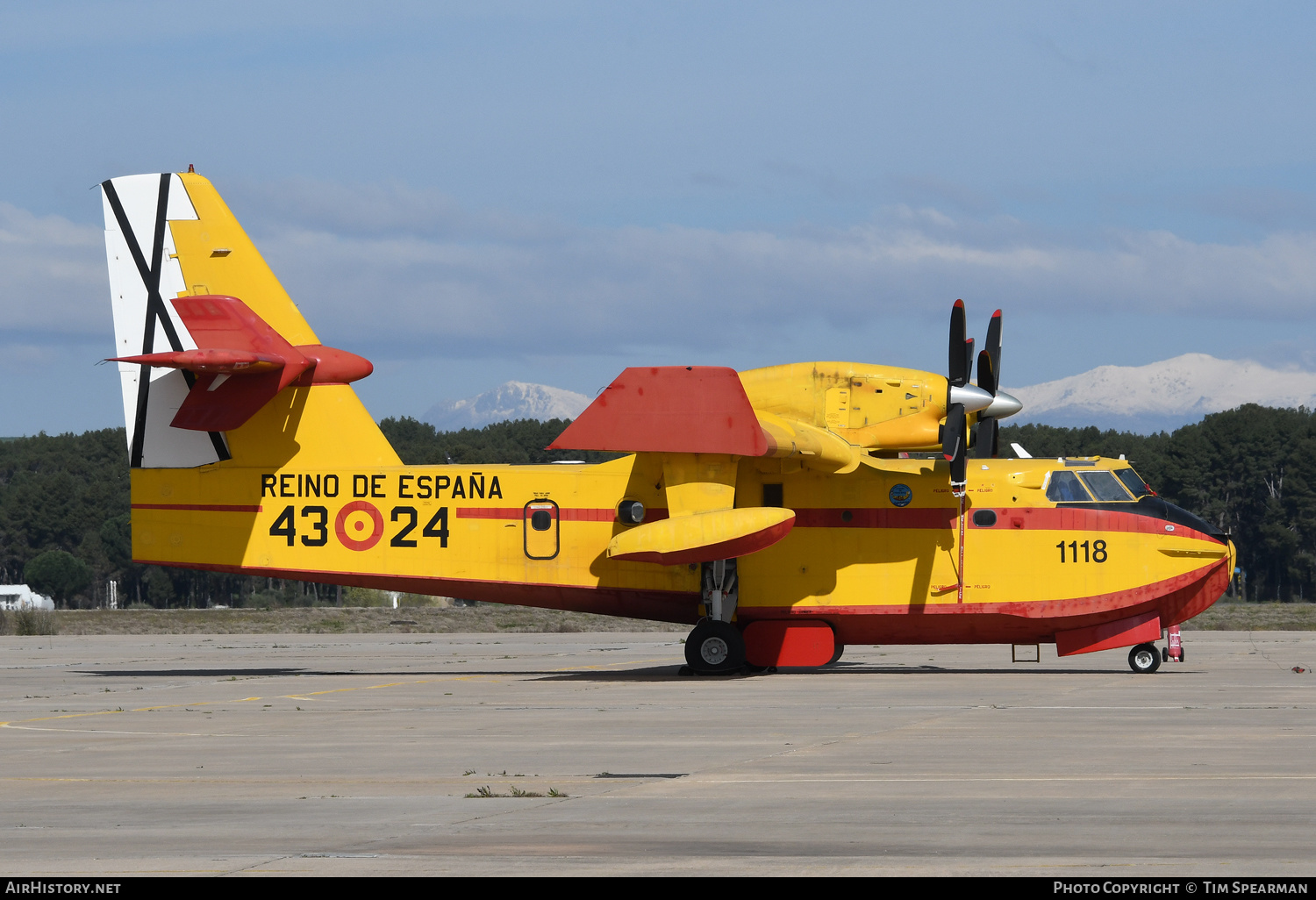 Aircraft Photo of UD.13-24 | Canadair CL-215T (CL-215-6B11) | Spain - Air Force | AirHistory.net #594749