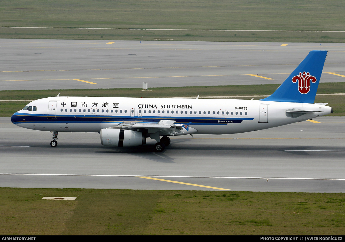 Aircraft Photo of B-6895 | Airbus A320-232 | China Southern Airlines | AirHistory.net #594753