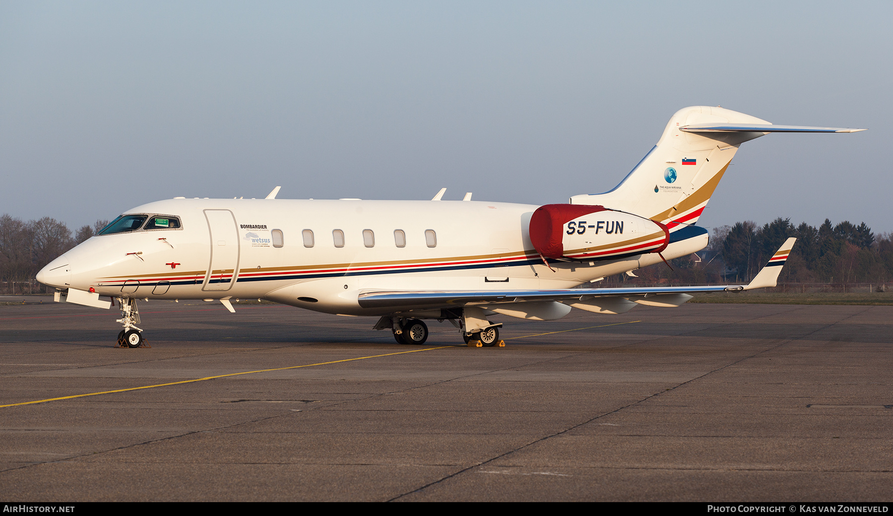 Aircraft Photo of S5-FUN | Bombardier Challenger 300 (BD-100-1A10) | Wetsus | AirHistory.net #594840