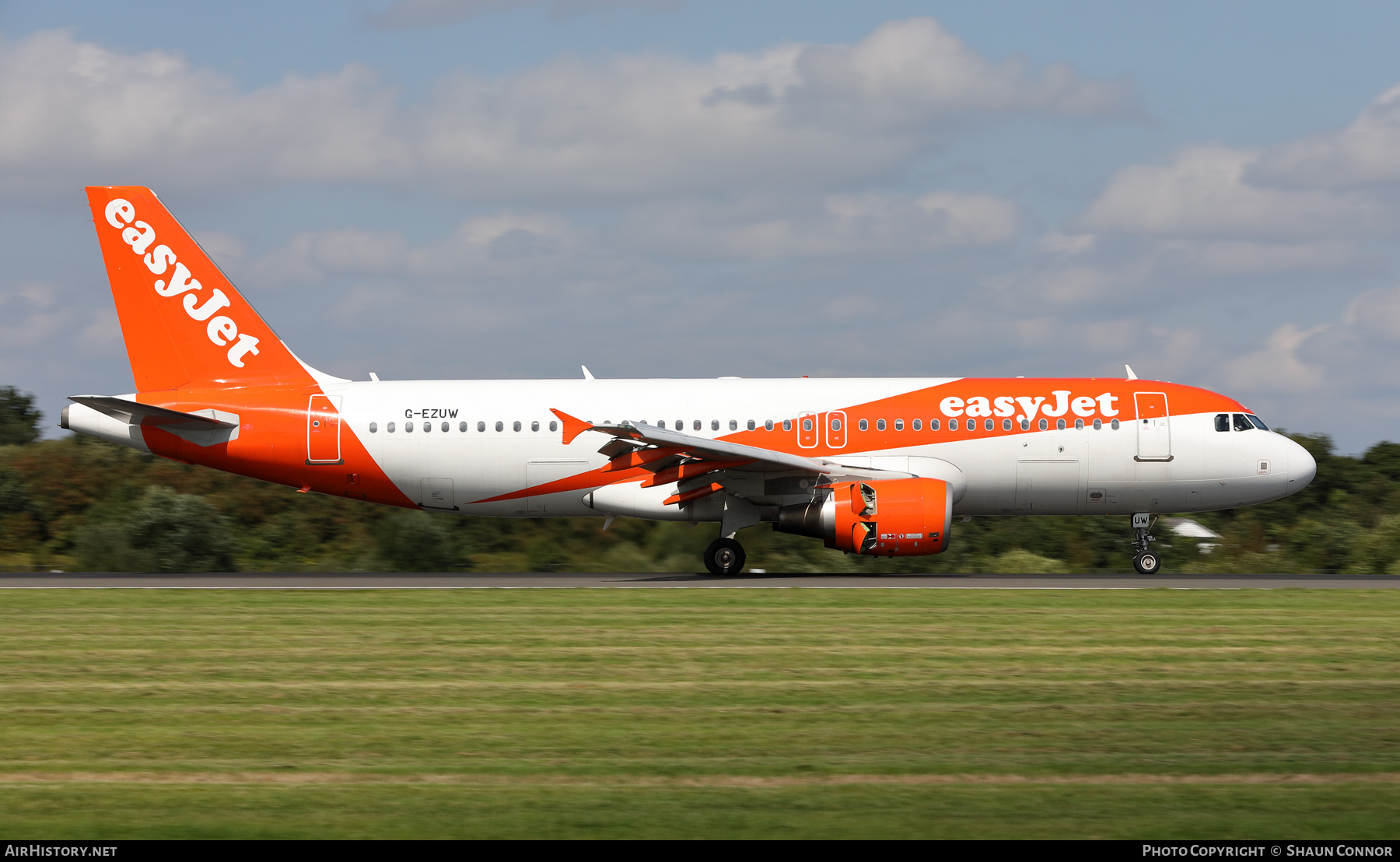 Aircraft Photo of G-EZUW | Airbus A320-214 | EasyJet | AirHistory.net #594890