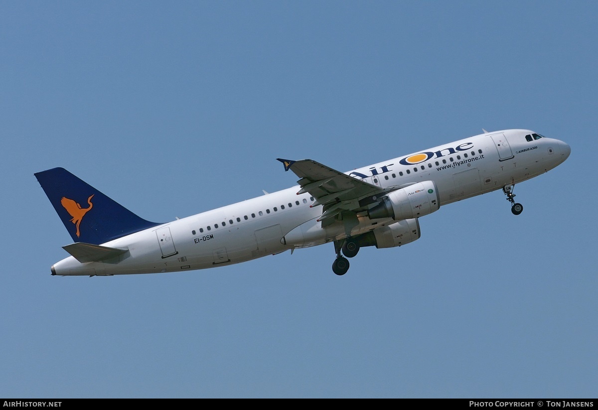 Aircraft Photo of EI-DSM | Airbus A320-216 | Air One | AirHistory.net #594988