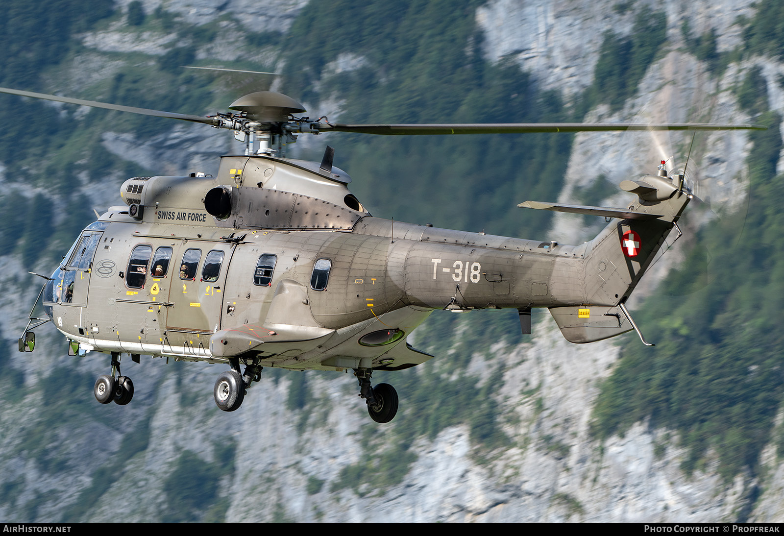 Aircraft Photo of T-318 | Aerospatiale TH06 Super Puma (AS-332M1) | Switzerland - Air Force | AirHistory.net #595081