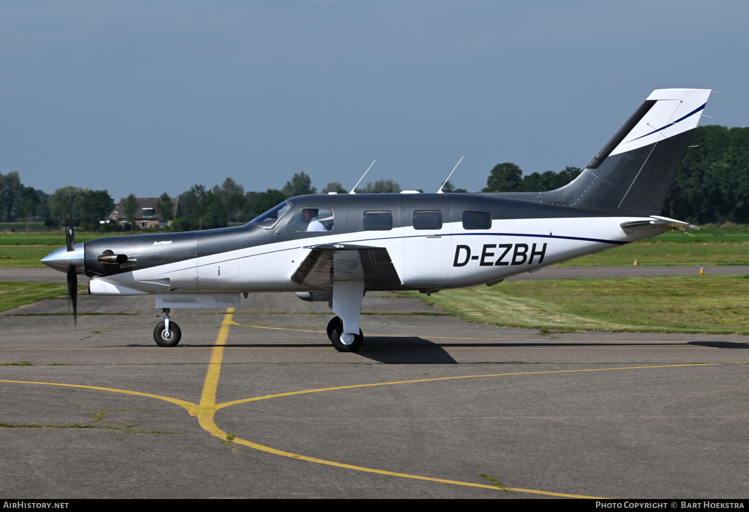 Aircraft Photo of D-EZBH | Piper PA-46-350P Malibu Mirage | AirHistory.net #595092