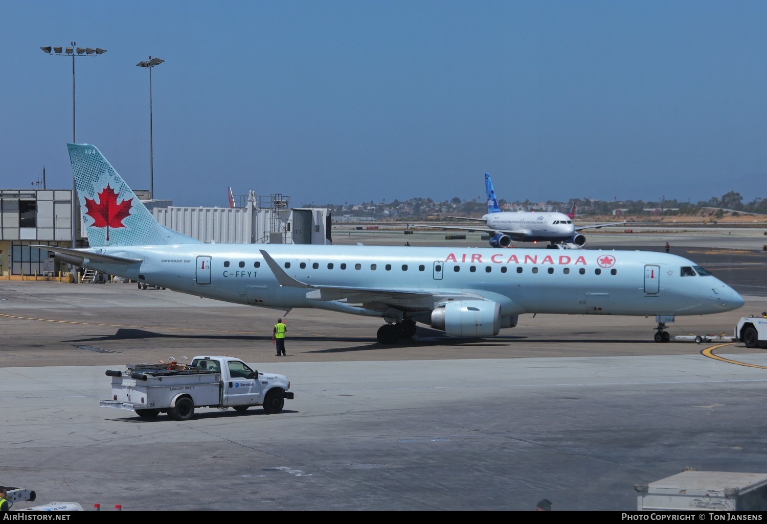 Aircraft Photo of C-FFYT | Embraer 190AR (ERJ-190-100IGW) | Air Canada | AirHistory.net #595130