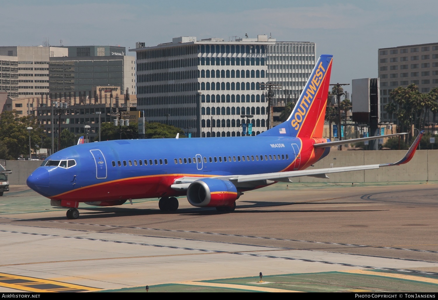 Aircraft Photo of N643SW | Boeing 737-3H4 | Southwest Airlines | AirHistory.net #595142