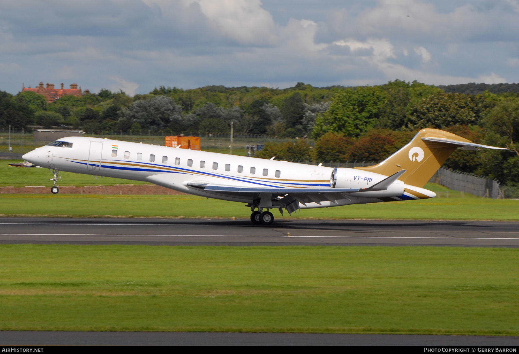 Aircraft Photo of VT-PRI | Bombardier Global 7500 (BD-700-2A12) | Reliance Industries | AirHistory.net #595177