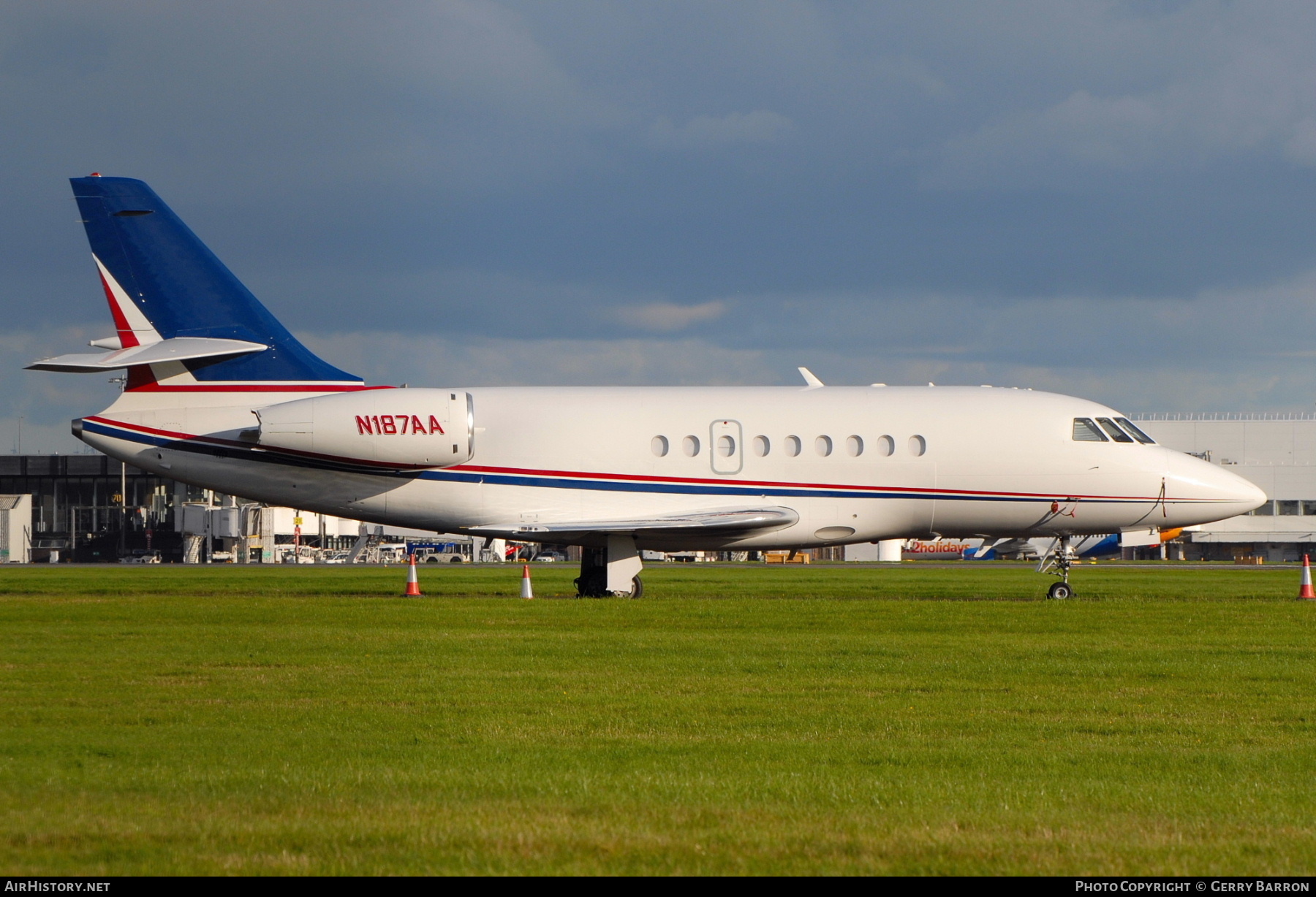 Aircraft Photo of N187AA | Dassault Falcon 2000 | AirHistory.net #595180
