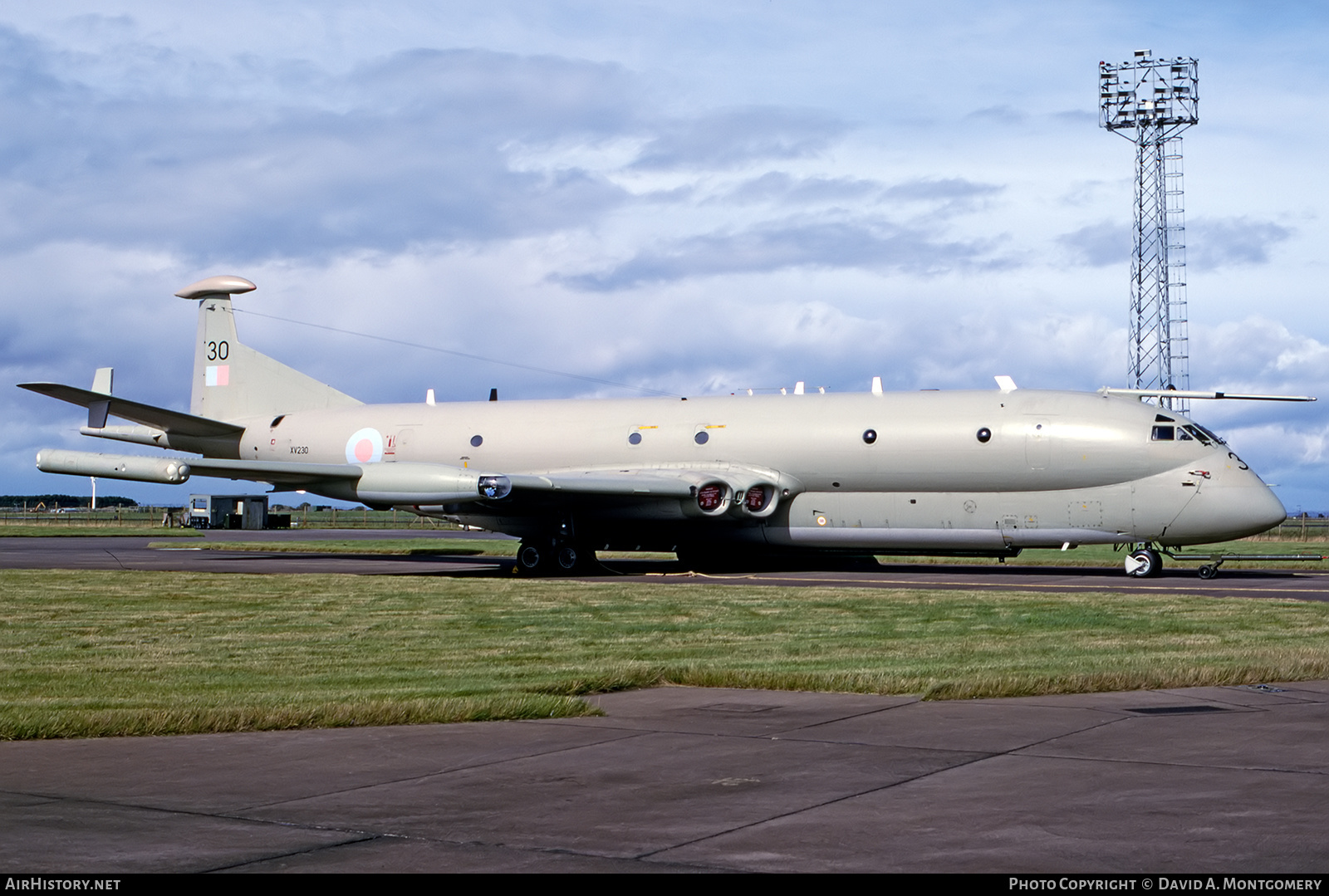 Aircraft Photo of XV230 | Hawker Siddeley HS-801 Nimrod MR.2P | UK - Air Force | AirHistory.net #595194