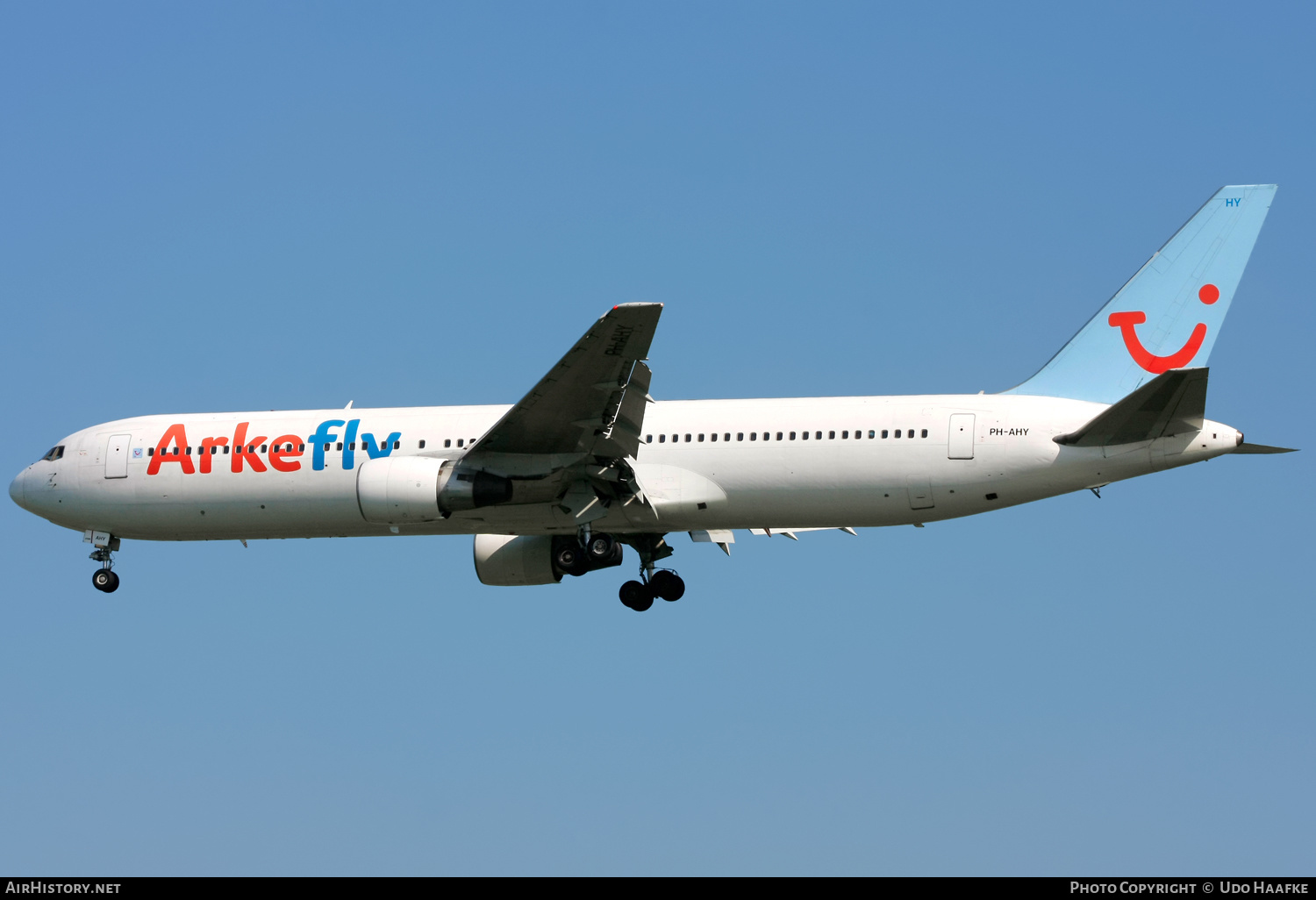 Aircraft Photo of PH-AHY | Boeing 767-383/ER | ArkeFly | AirHistory.net #595198
