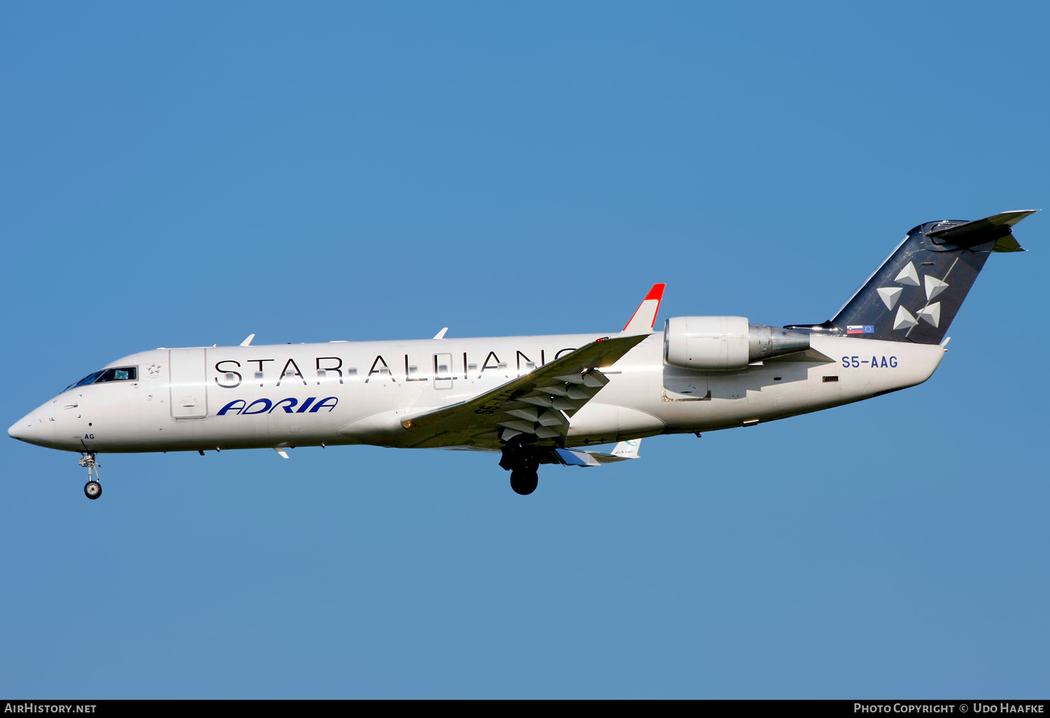 Aircraft Photo of S5-AAG | Bombardier CRJ-200LR (CL-600-2B19) | Adria Airways | AirHistory.net #595211