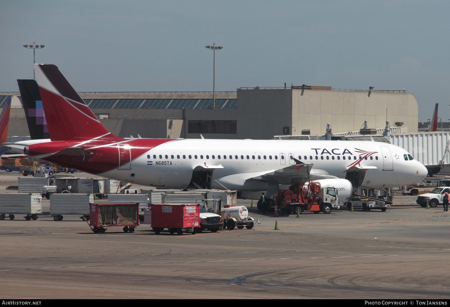 Aircraft Photo of N685TA | Airbus A320-233 | TACA - Transportes Aéreos Centro Americanos | AirHistory.net #595239