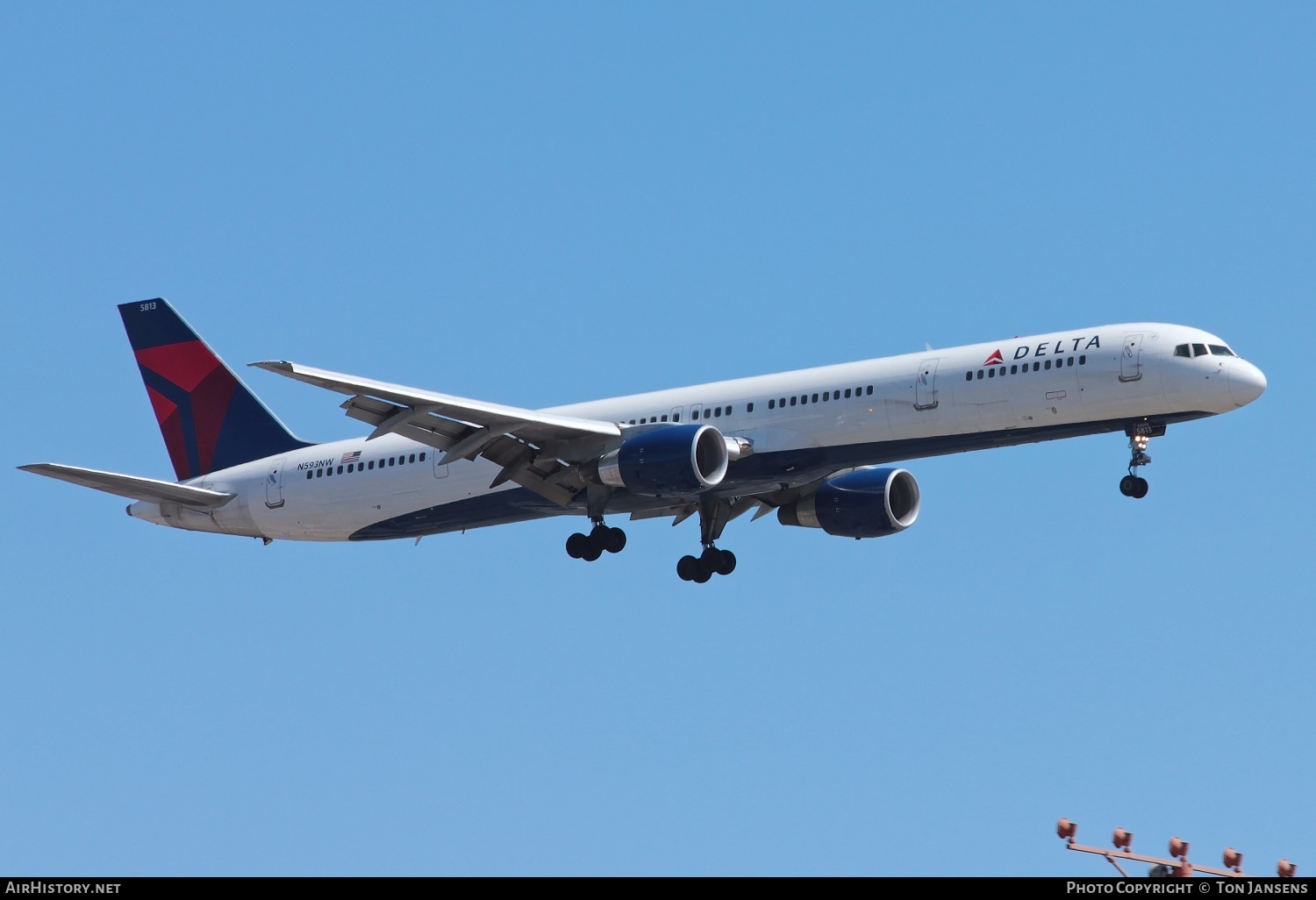 Aircraft Photo of N593NW | Boeing 757-351 | Delta Air Lines | AirHistory.net #595418