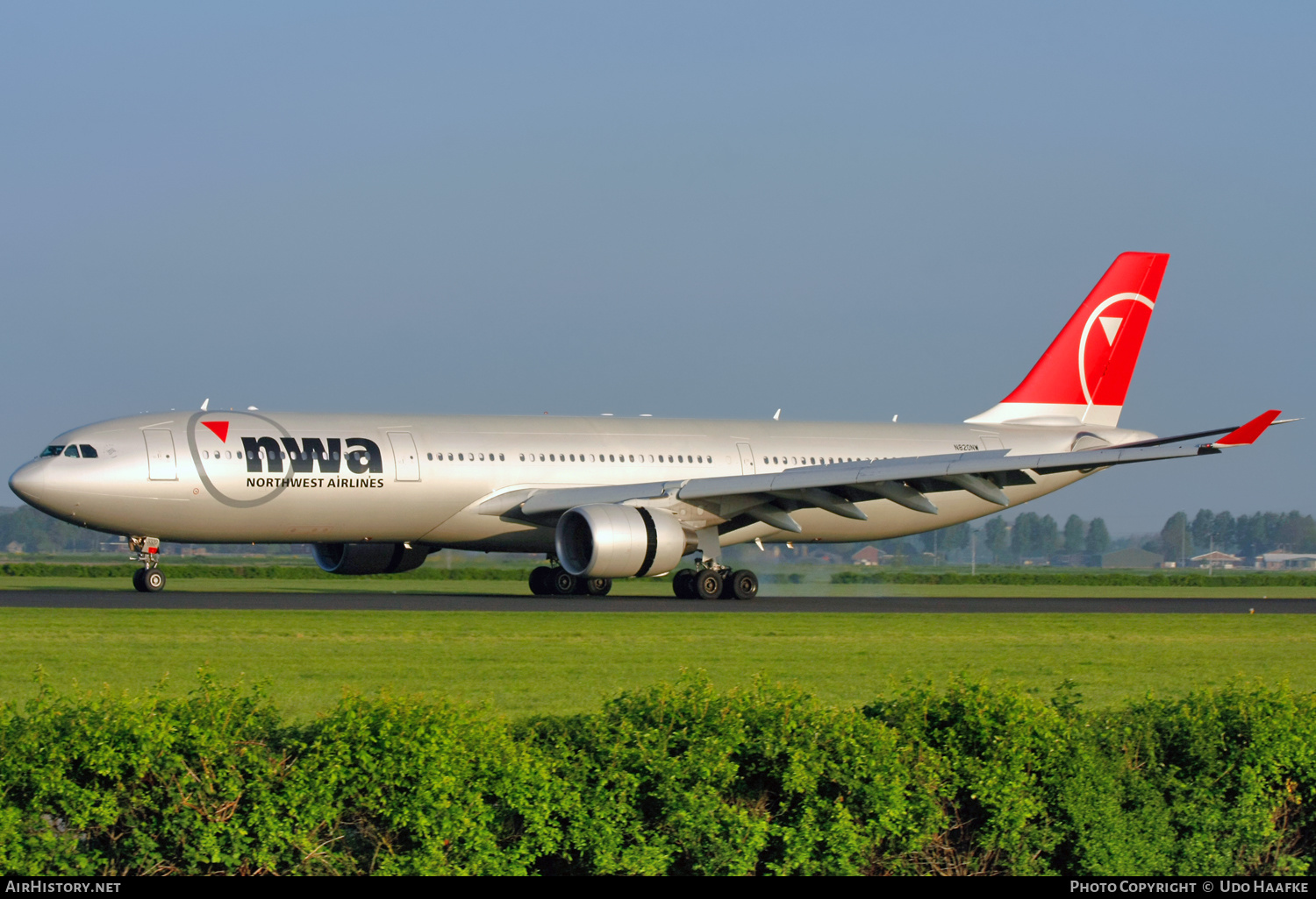 Aircraft Photo of N820NW | Airbus A330-323 | Northwest Airlines | AirHistory.net #595446