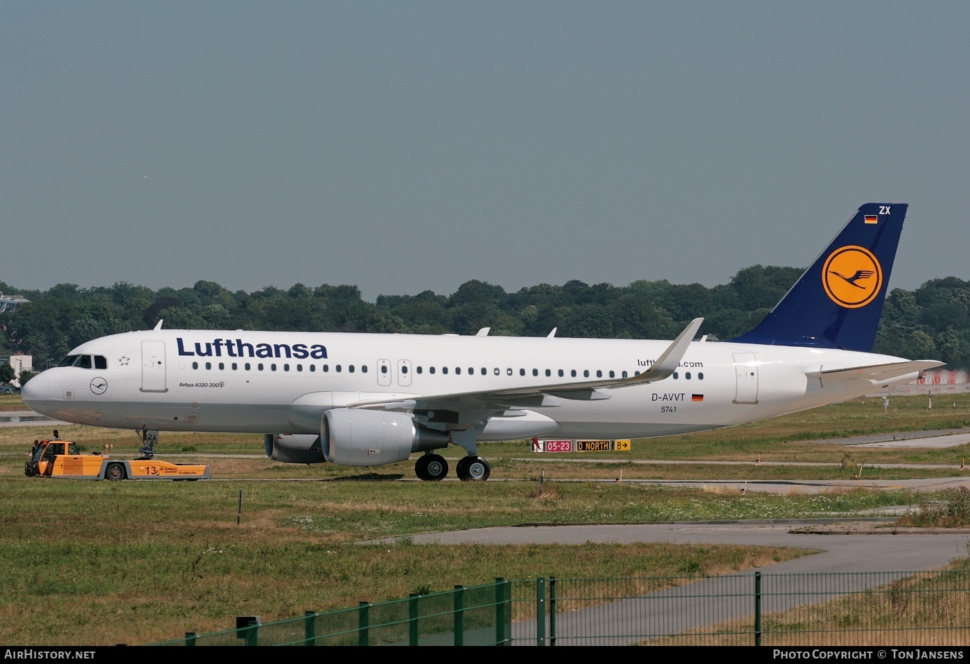 Aircraft Photo of D-AVVT / D-AIZX | Airbus A320-214 | Lufthansa | AirHistory.net #595655