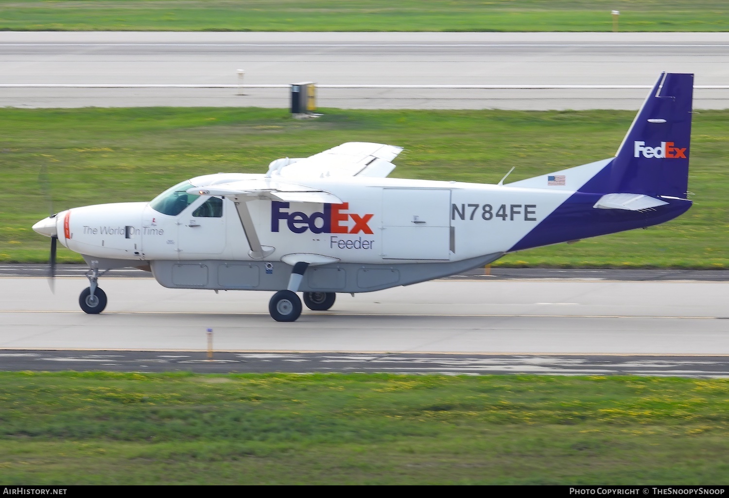 Aircraft Photo of N784FE | Cessna 208B Super Cargomaster | FedEx Feeder | AirHistory.net #595726