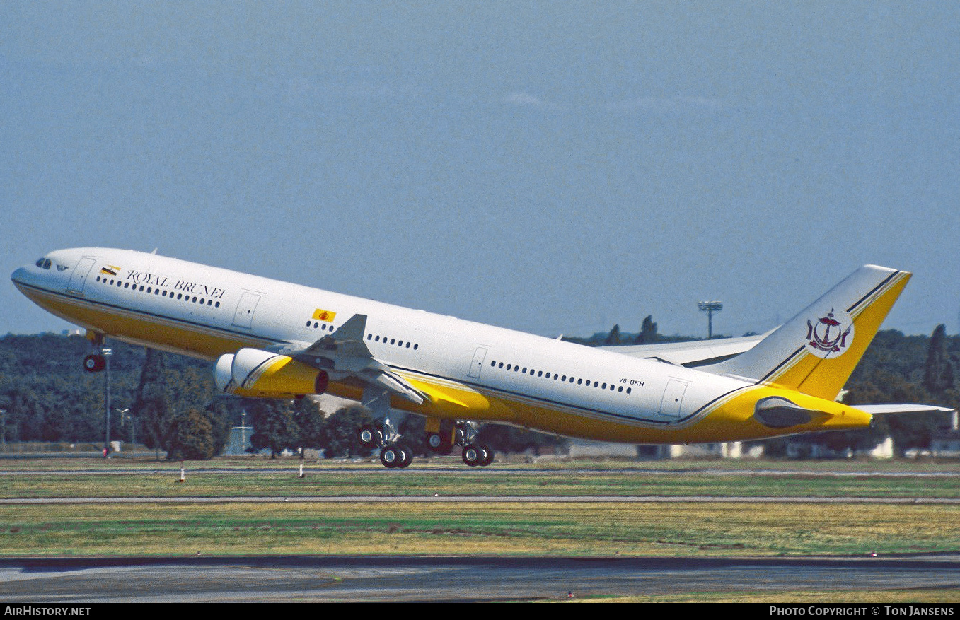 Aircraft Photo of V8-BKH | Airbus A340-212 | Royal Brunei Airlines | AirHistory.net #595775