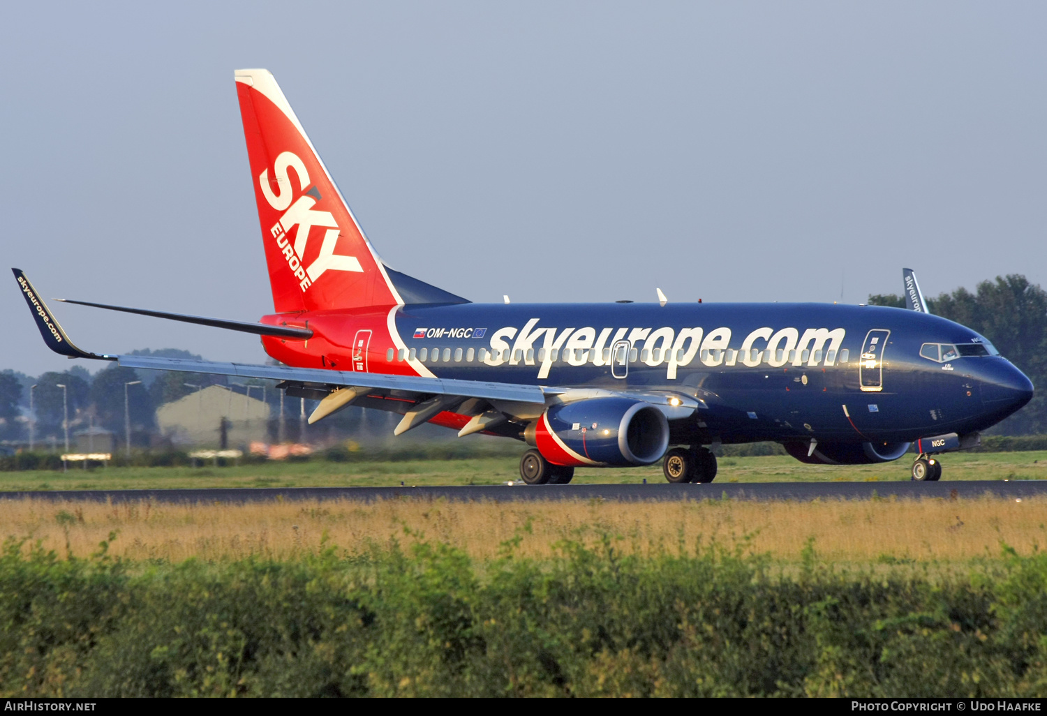 Aircraft Photo of OM-NGC | Boeing 737-76N | SkyEurope Airlines | AirHistory.net #595787