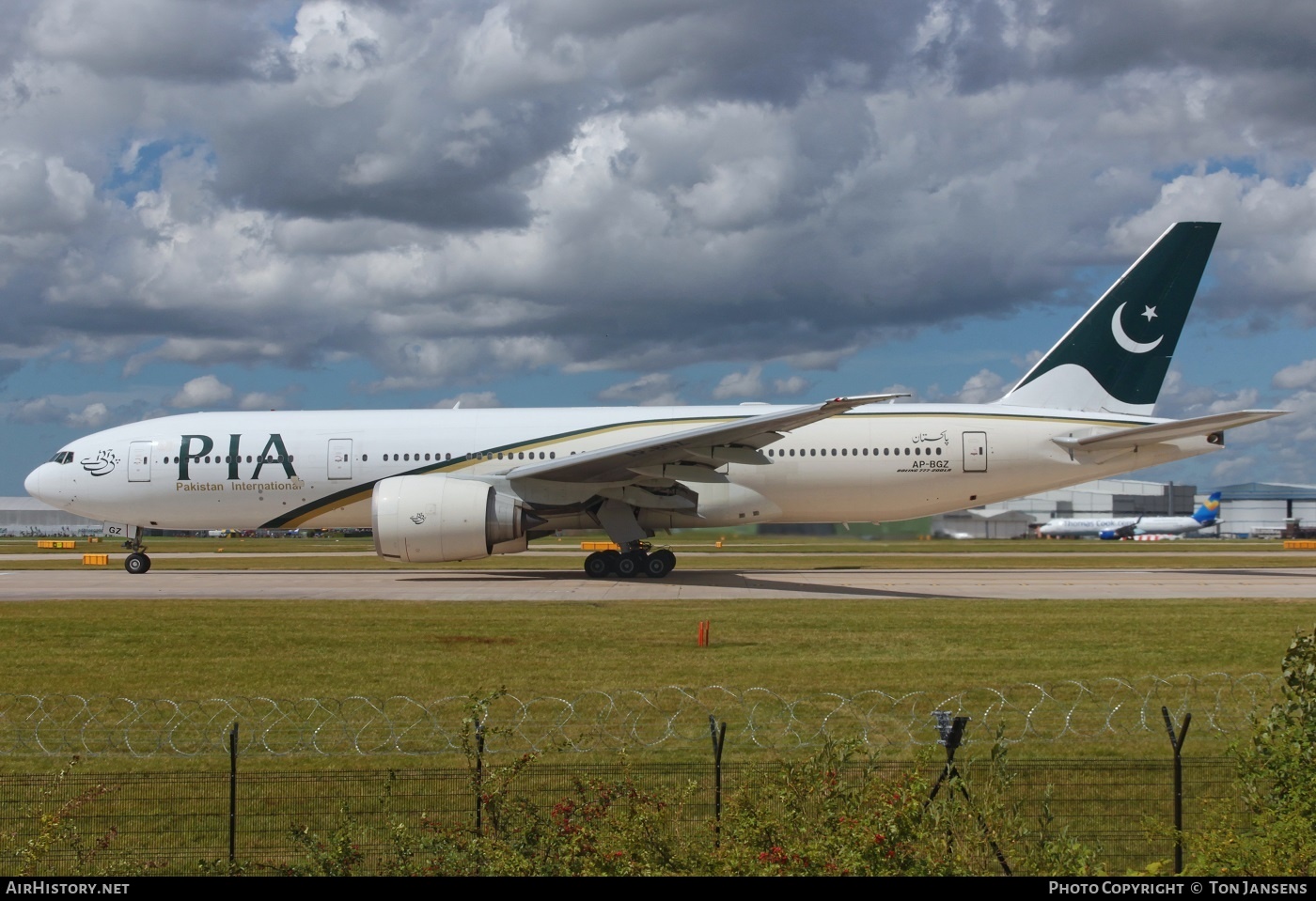 Aircraft Photo of AP-BGZ | Boeing 777-240/LR | Pakistan International Airlines - PIA | AirHistory.net #595907