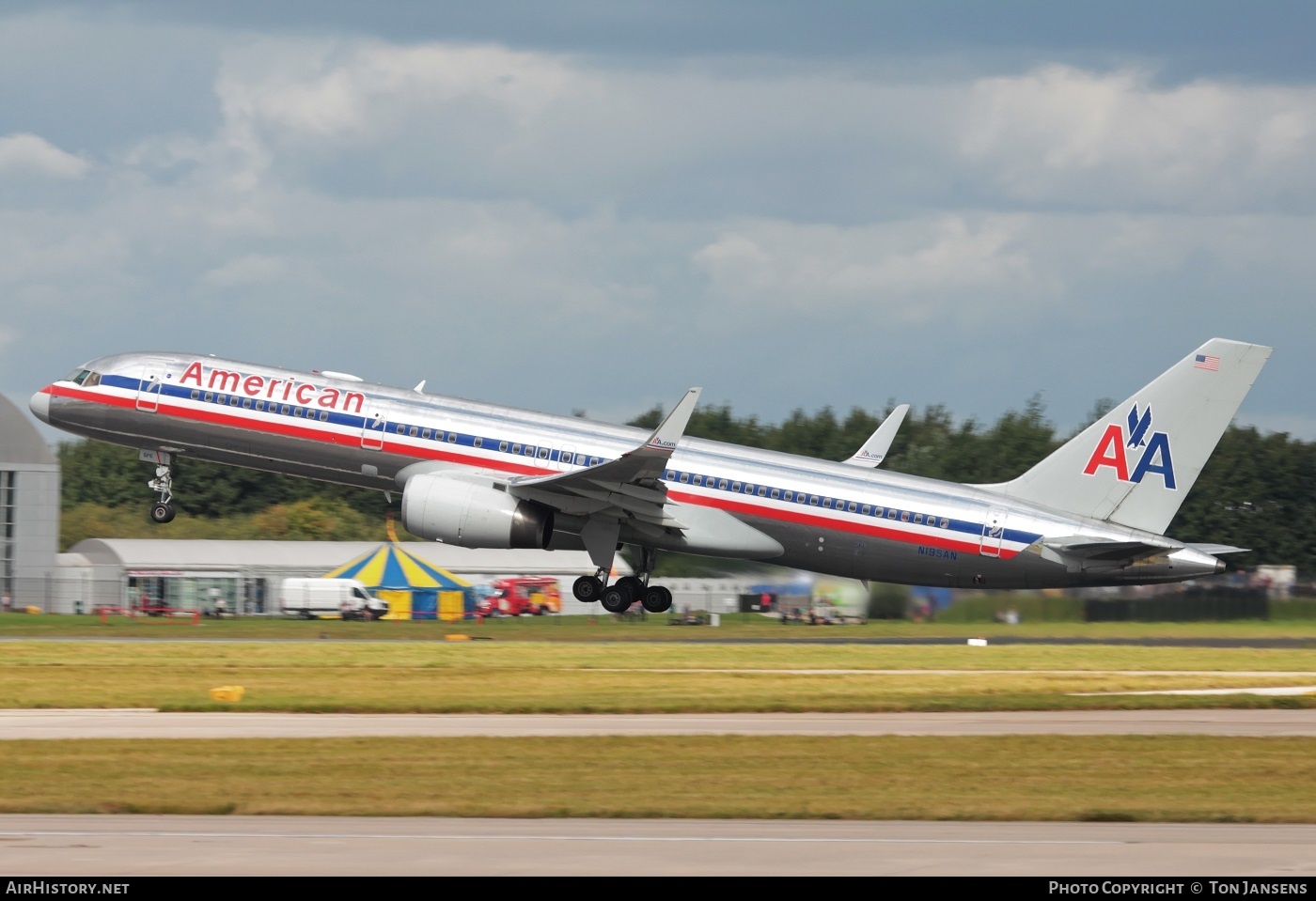 Aircraft Photo of N195AN | Boeing 757-223 | American Airlines | AirHistory.net #595913