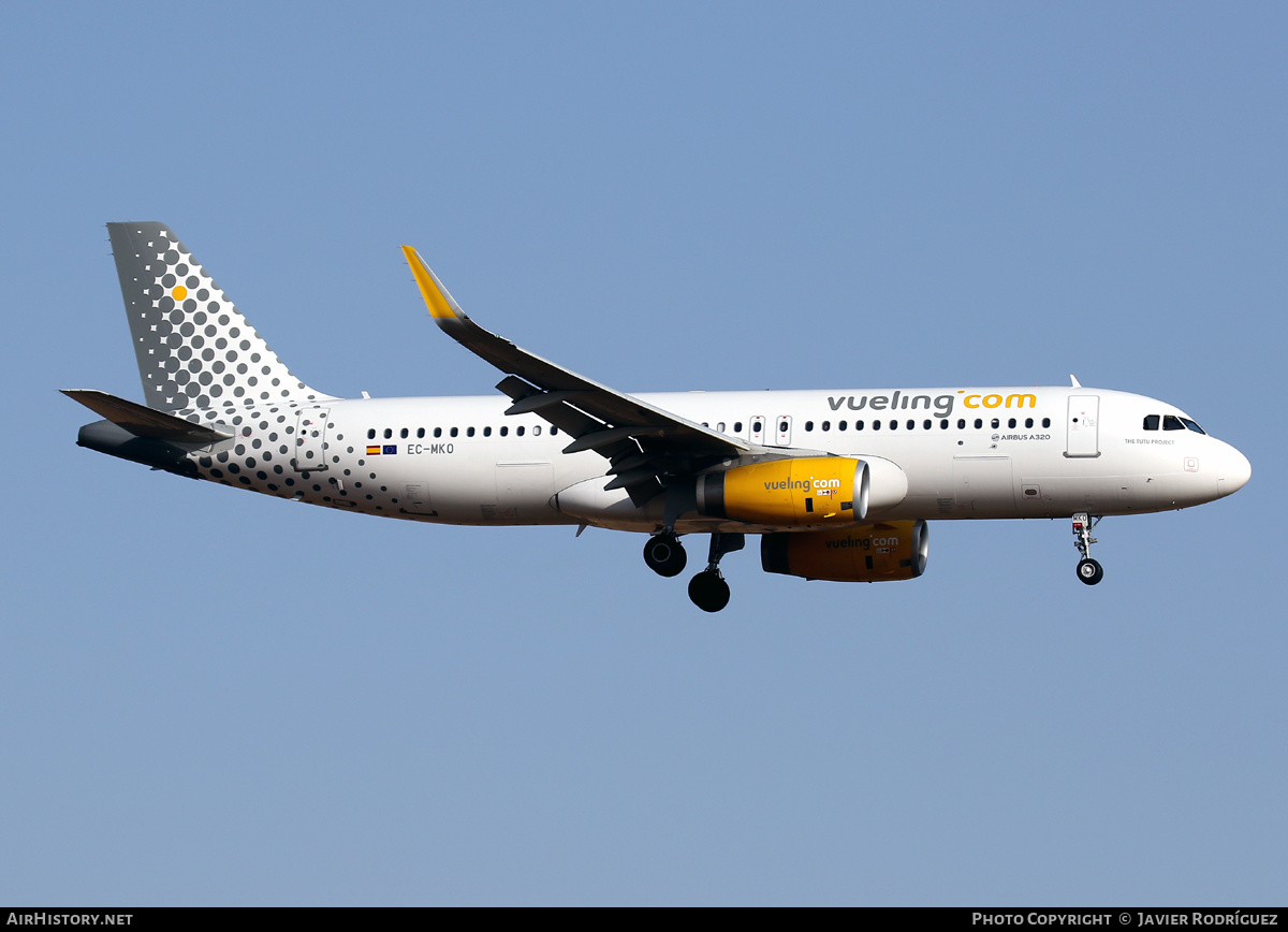 Aircraft Photo of EC-MKO | Airbus A320-232 | Vueling Airlines | AirHistory.net #596030