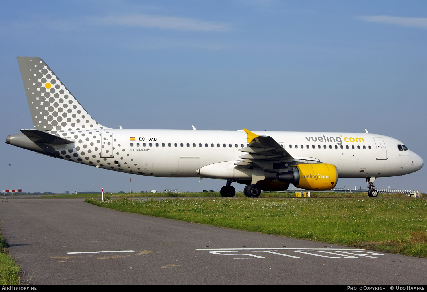 Aircraft Photo of EC-JAB | Airbus A320-214 | Vueling Airlines | AirHistory.net #596074