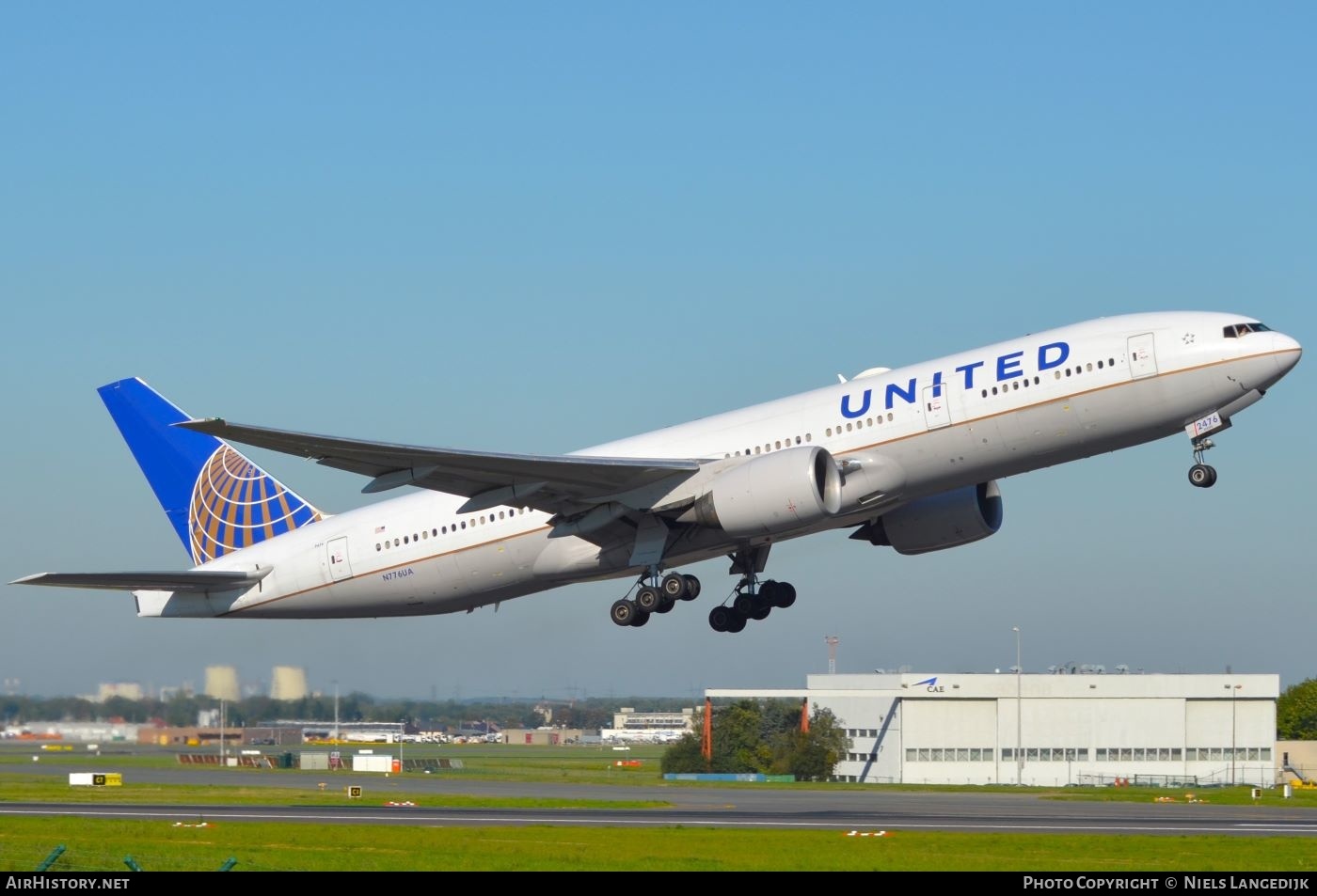Aircraft Photo of N776UA | Boeing 777-222 | United Airlines | AirHistory.net #596114