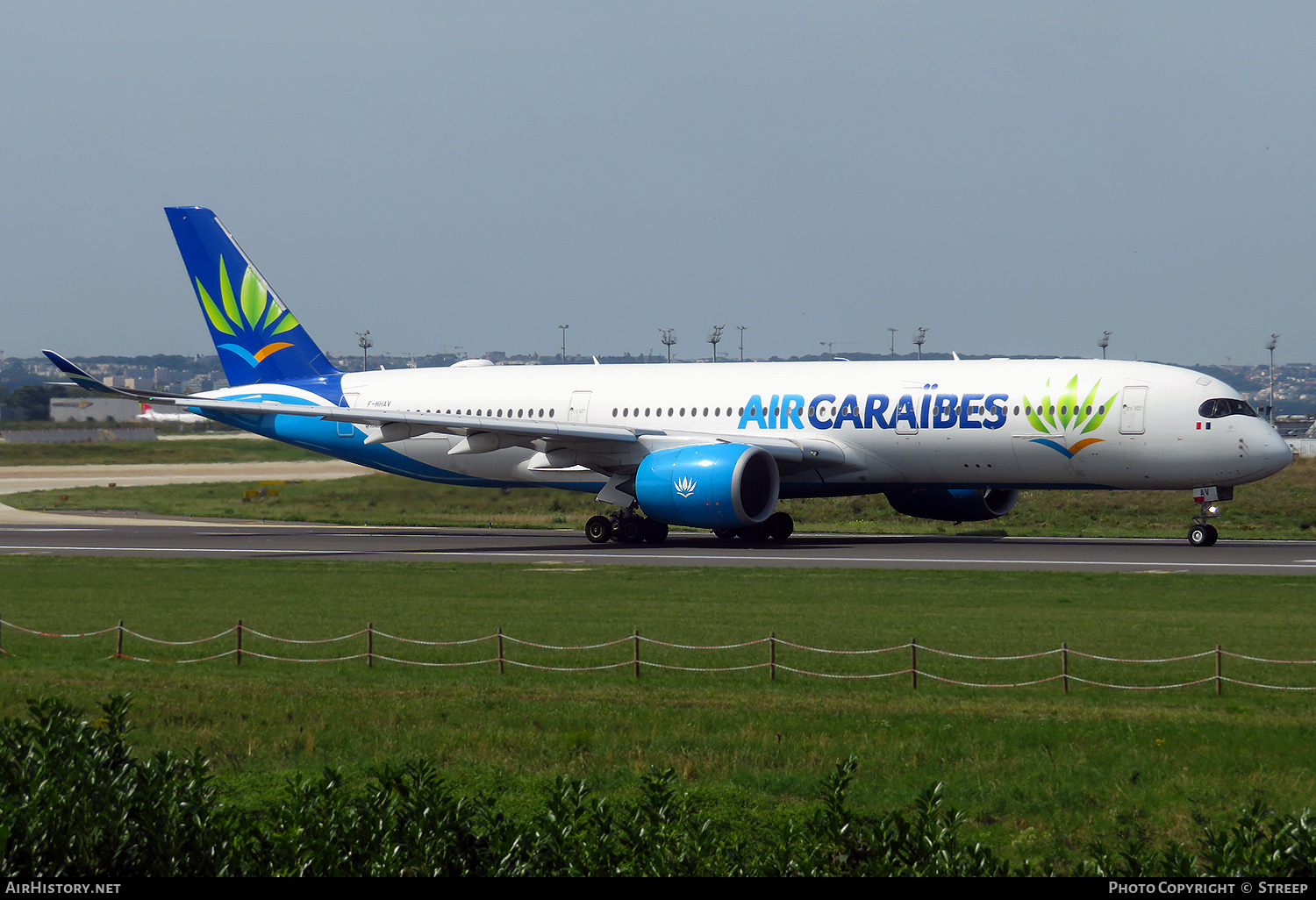 Aircraft Photo of F-HHAV | Airbus A350-941 | Air Caraïbes | AirHistory.net #596327