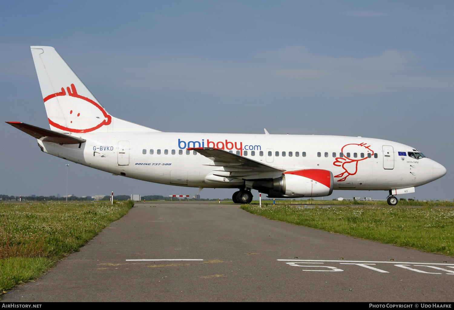 Aircraft Photo of G-BVKD | Boeing 737-59D | Bmibaby | AirHistory.net #596378