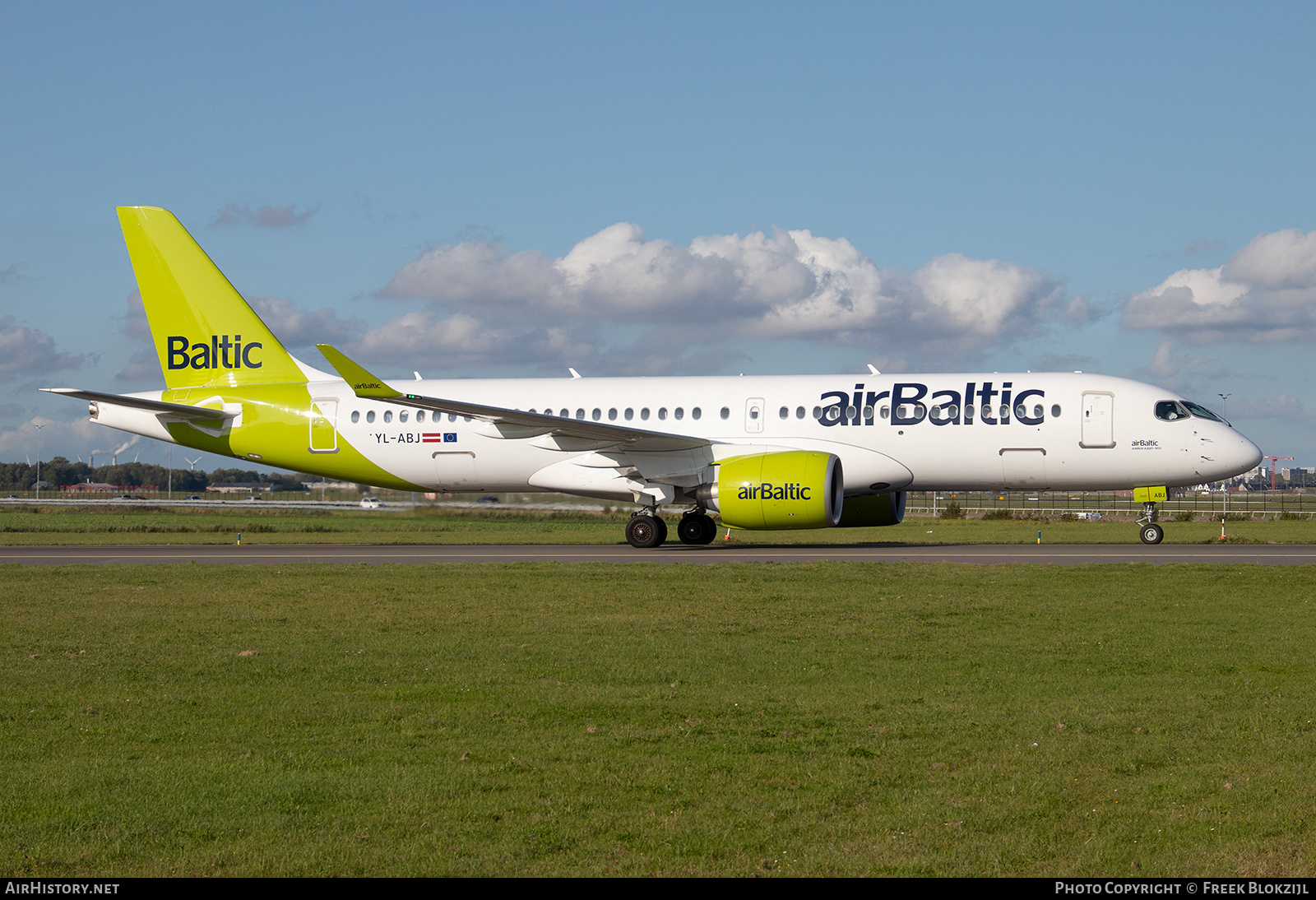 Aircraft Photo of YL-ABJ | Airbus A220-371 (BD-500-1A11) | AirBaltic | AirHistory.net #596379