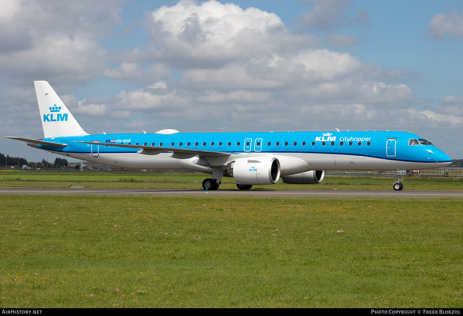 Aircraft Photo of PH-NXR | Embraer 195-E2 (ERJ-190-400) | KLM Cityhopper | AirHistory.net #596434
