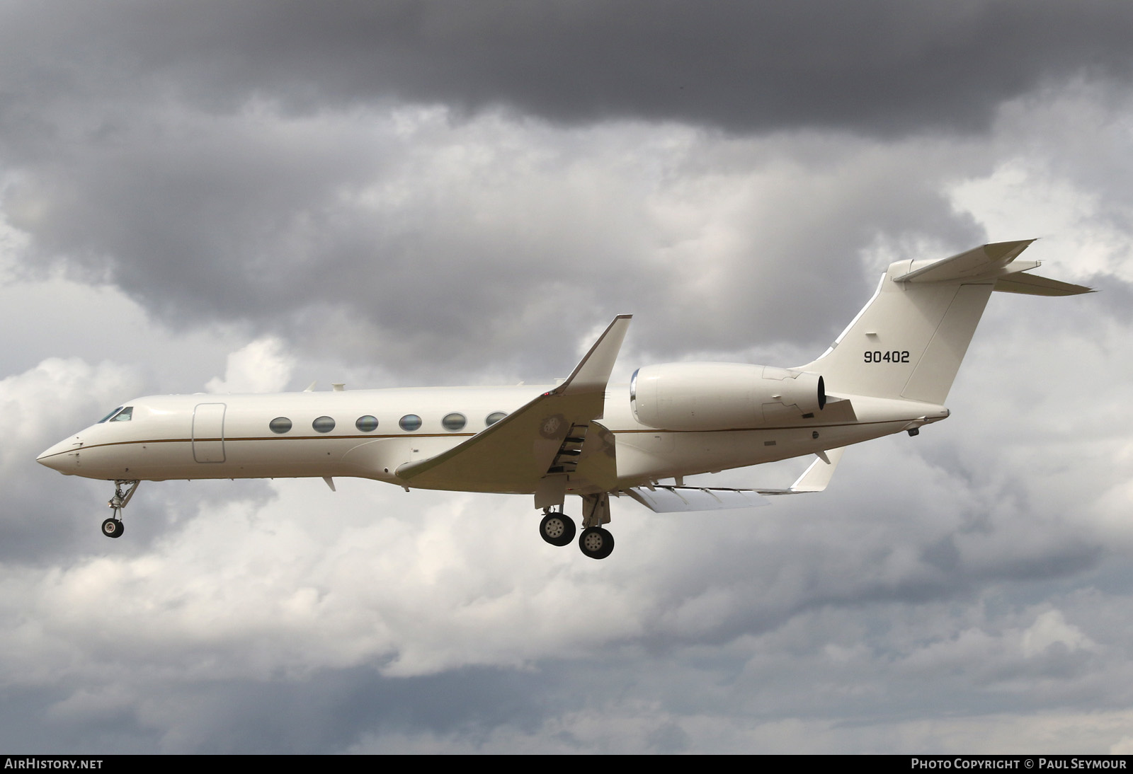 Aircraft Photo of 99-0402 / 90402 | Gulfstream Aerospace C-37A Gulfstream V (G-V) | USA - Air Force | AirHistory.net #596440