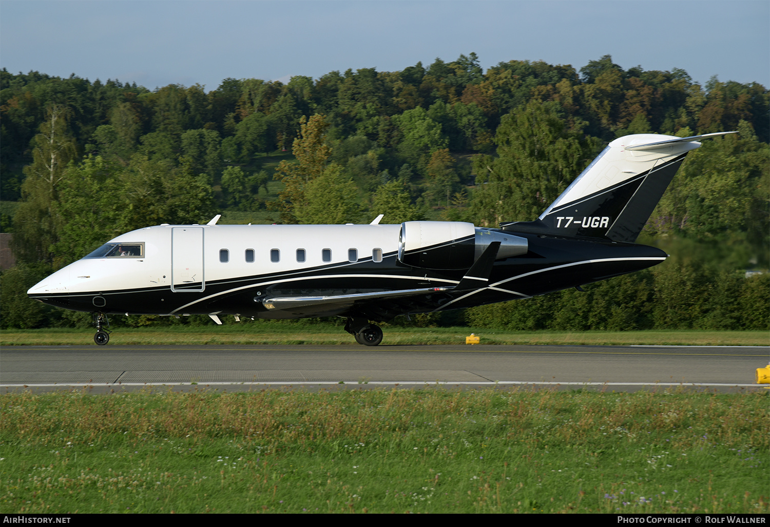 Aircraft Photo of T7-UGR | Bombardier Challenger 605 (CL-600-2B16) | AirHistory.net #596462