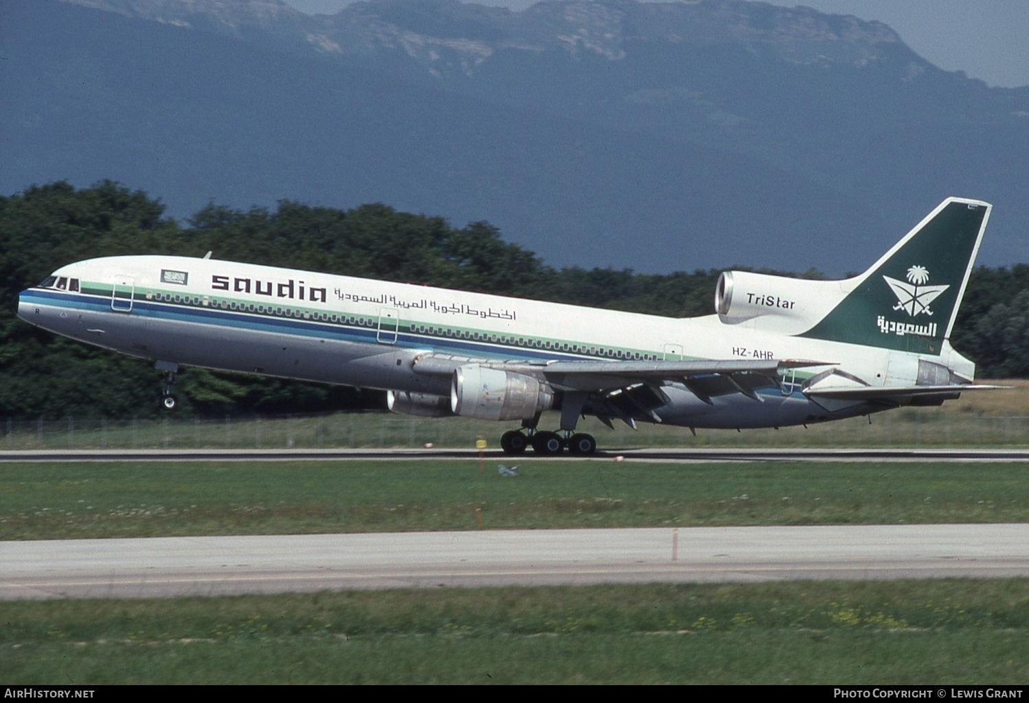 Aircraft Photo of HZ-AHR | Lockheed L-1011-385-1-15 TriStar 200 | Saudia - Saudi Arabian Airlines | AirHistory.net #596571