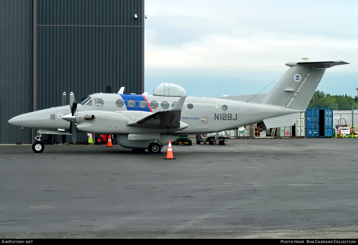 Aircraft Photo of N128J | Beechcraft 350C King Air (B300C) | USA - Customs | AirHistory.net #596606