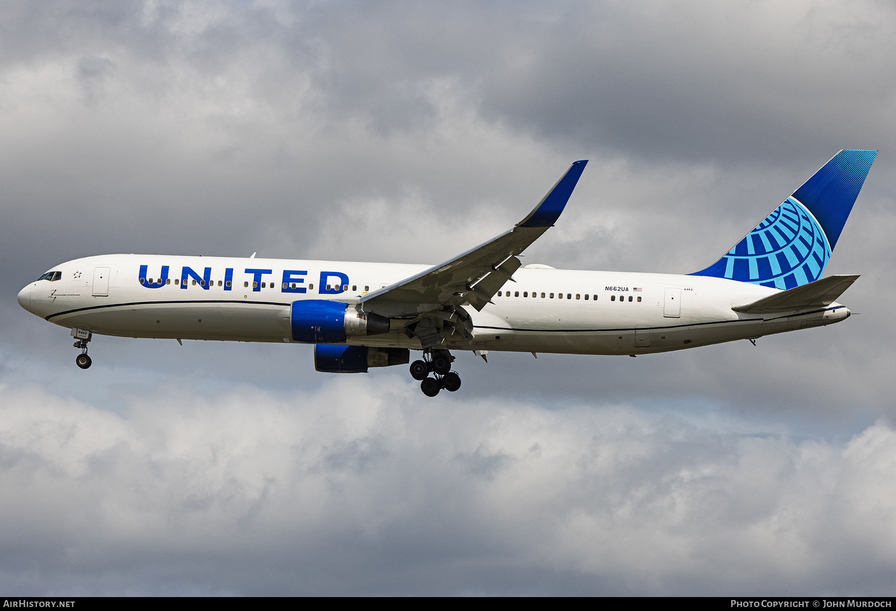 Aircraft Photo of N662UA | Boeing 767-322/ER | United Airlines | AirHistory.net #596817