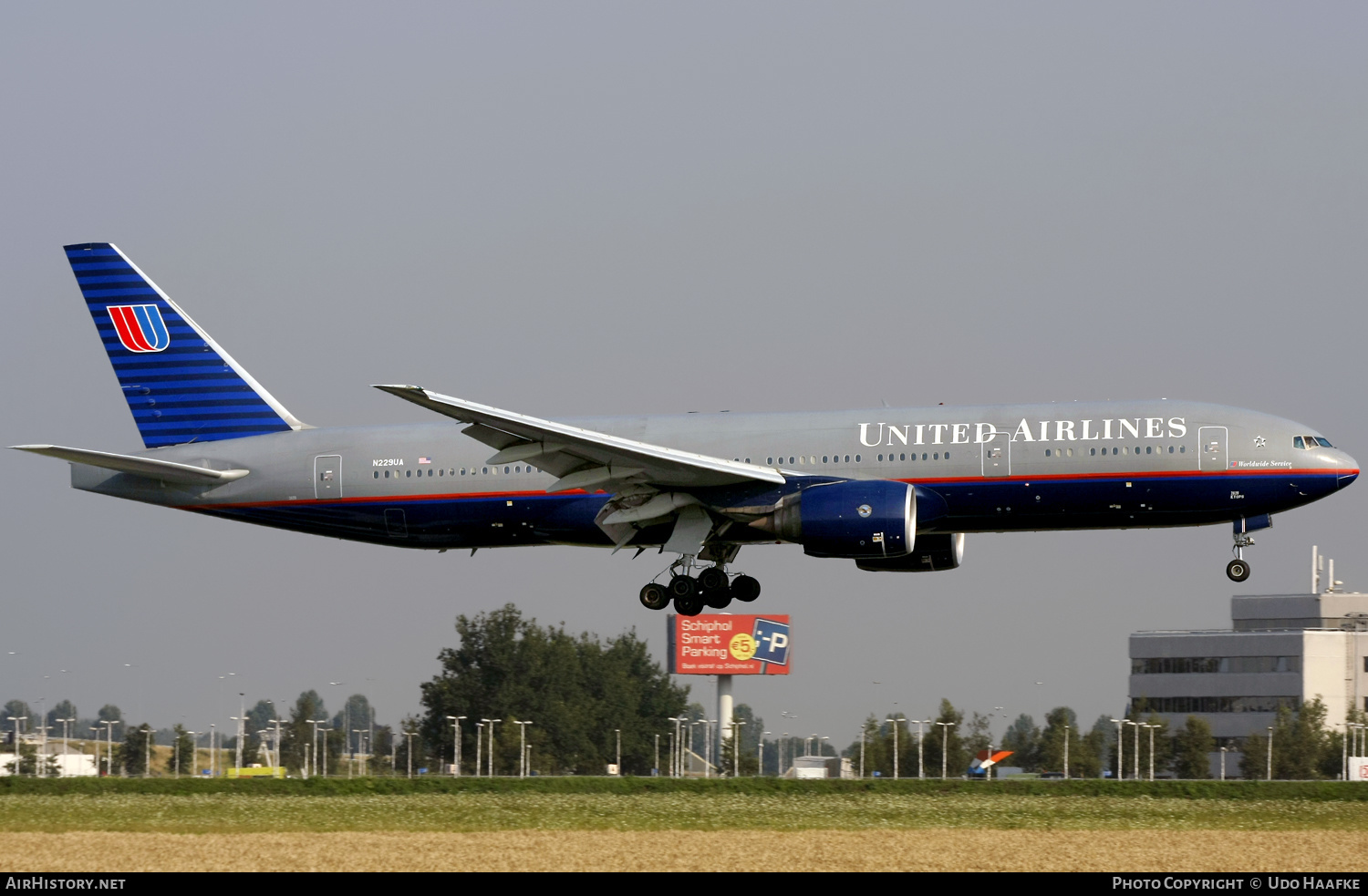 Aircraft Photo of N229UA | Boeing 777-222/ER | United Airlines | AirHistory.net #597087