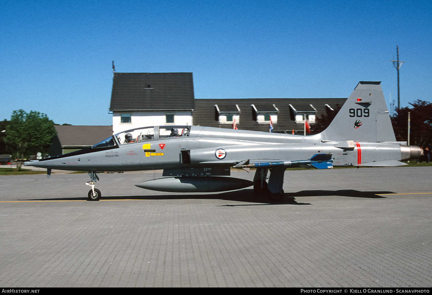 Aircraft Photo of 909 | Northrop F-5B Freedom Fighter | Norway - Air Force | AirHistory.net #597195