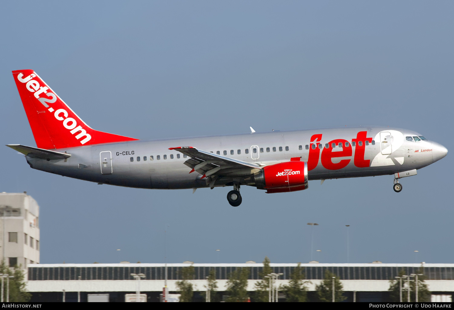 Aircraft Photo of G-CELG | Boeing 737-377 | Jet2 | AirHistory.net #597260