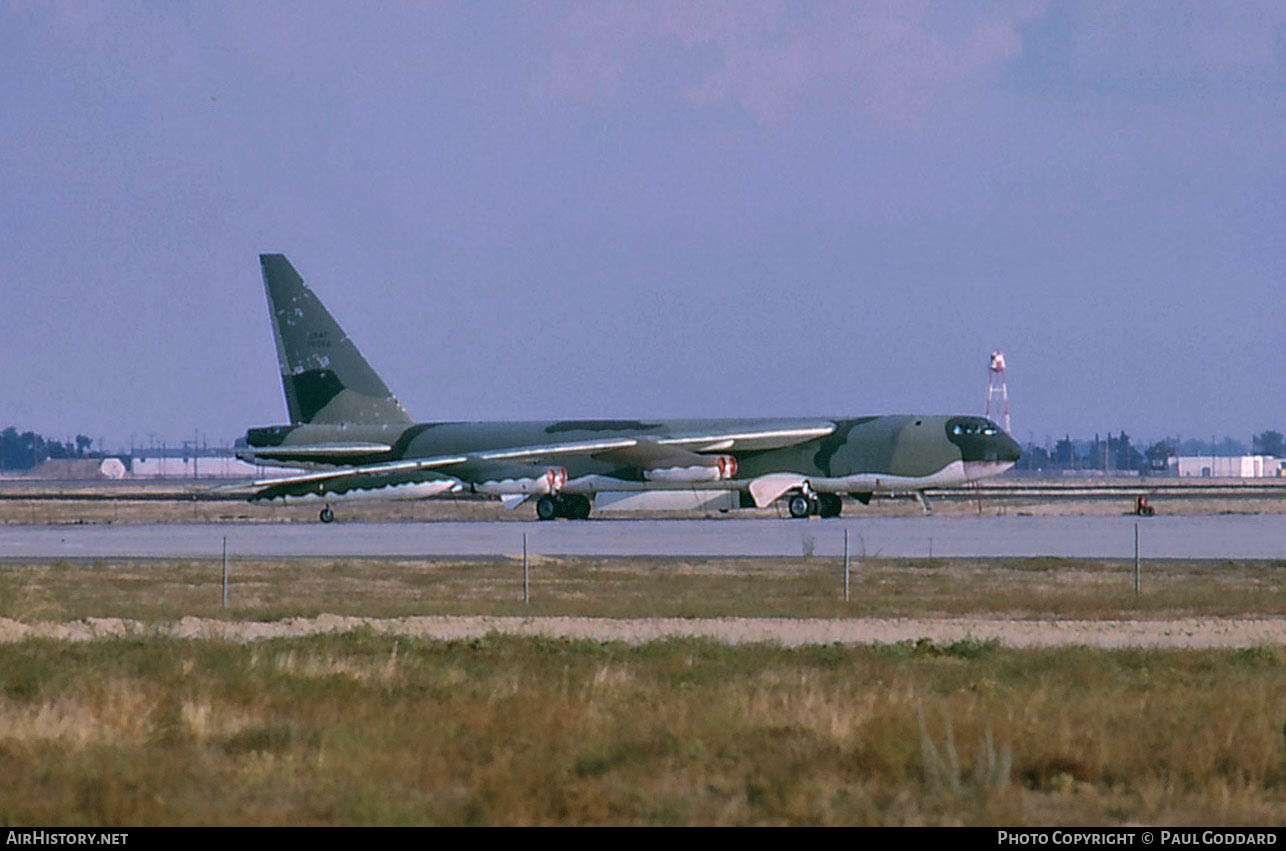 Aircraft Photo of 57-052 / 70052 | Boeing B-52F Stratofortress | USA - Air Force | AirHistory.net #597294