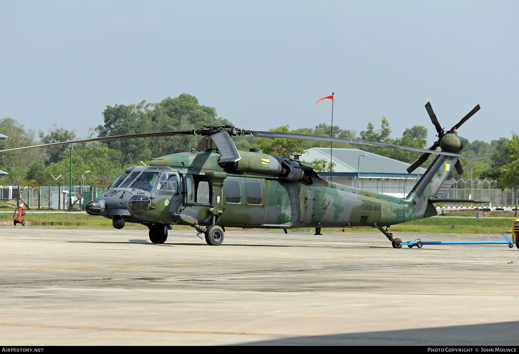 Aircraft Photo of 401 | Sikorsky HH-60A (S-70A) | Brunei - Air Force | AirHistory.net #597329