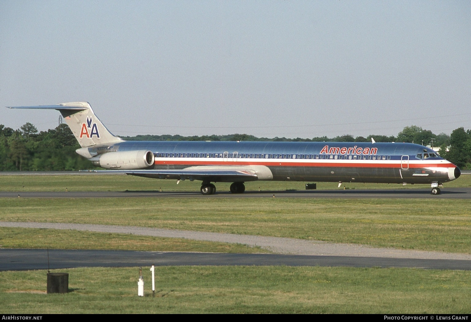 Aircraft Photo of N237AA | McDonnell Douglas MD-82 (DC-9-82) | American Airlines | AirHistory.net #597365