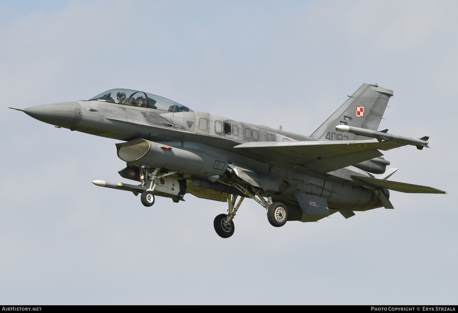 Aircraft Photo of 4082 | Lockheed Martin F-16DJ Fighting Falcon | Poland - Air Force | AirHistory.net #597374