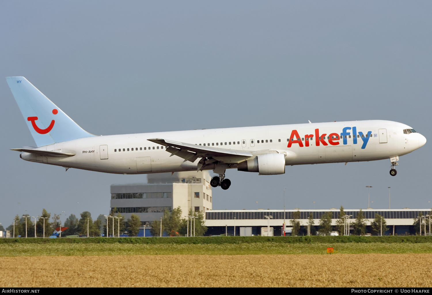Aircraft Photo of PH-AHY | Boeing 767-383/ER | ArkeFly | AirHistory.net #597392
